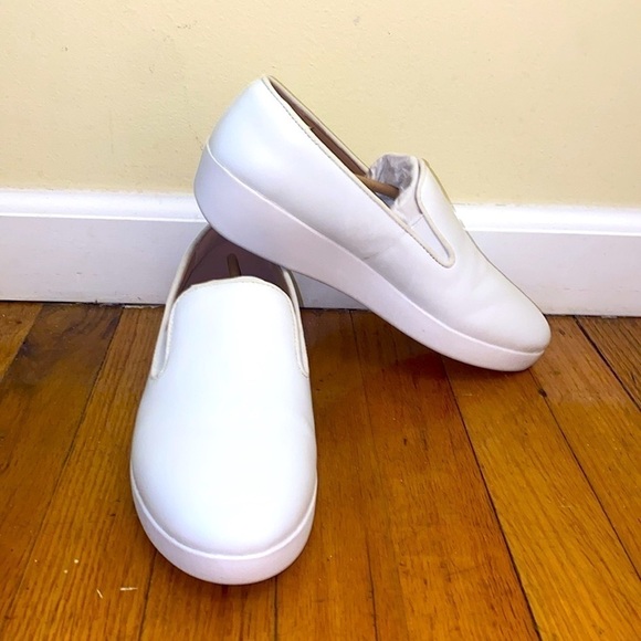 Beautiful Fitflop optic white leathersneaker/loafer. Size 7.5.NWT in Box. - Picture 1 of 7